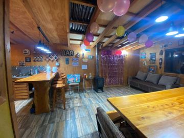 LOS FUNDADORES, AMPLIA CASA CON QUINCHO $175.000.000.