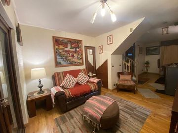 LOS FUNDADORES, AMPLIA CASA CON QUINCHO $175.000.000.