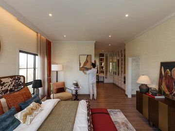 Brand New Modern Classic 4 Bedroom House in San Phi Suea for Sale near NIS and Ruamchok