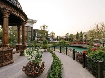 Brand New Modern Classic 4 Bedroom House in San Phi Suea for Sale near NIS and Ruamchok