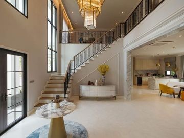 Brand New Modern Classic 4 Bedroom House in San Phi Suea for Sale near NIS and Ruamchok