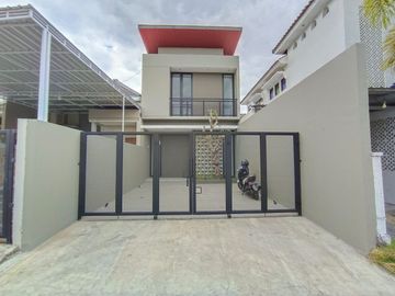 rumah 2 lantai baru siap huni di Gentan jalan kaliurang km 10