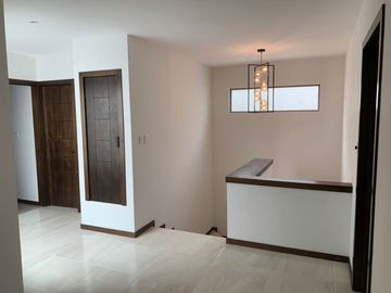 CASA EN VENTA EN FRACCIONAMIENTO PRIVADO EN VIÑEDOS