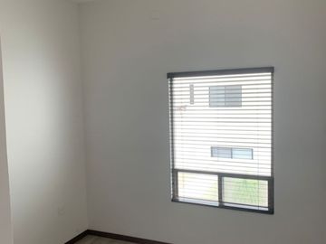 CASA EN VENTA EN FRACCIONAMIENTO PRIVADO EN VIÑEDOS