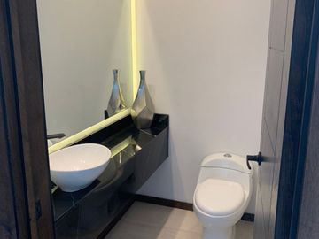 CASA EN VENTA EN FRACCIONAMIENTO PRIVADO EN VIÑEDOS