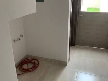 CASA EN VENTA EN FRACCIONAMIENTO PRIVADO EN VIÑEDOS