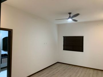 CASA EN VENTA EN FRACCIONAMIENTO PRIVADO EN VIÑEDOS
