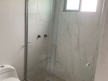 CASA EN VENTA EN FRACCIONAMIENTO PRIVADO EN VIÑEDOS