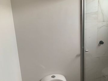 CASA EN VENTA EN FRACCIONAMIENTO PRIVADO EN VIÑEDOS