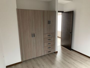 CASA EN VENTA EN FRACCIONAMIENTO PRIVADO EN VIÑEDOS