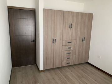 CASA EN VENTA EN FRACCIONAMIENTO PRIVADO EN VIÑEDOS