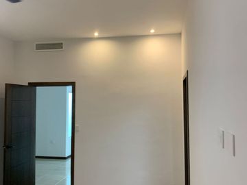 CASA EN VENTA EN FRACCIONAMIENTO PRIVADO EN VIÑEDOS