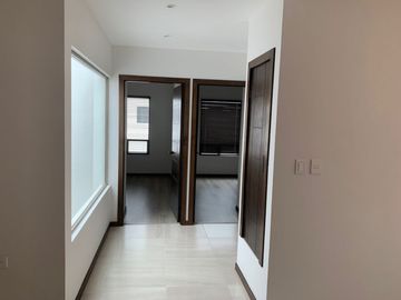 CASA EN VENTA EN FRACCIONAMIENTO PRIVADO EN VIÑEDOS