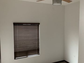 CASA EN VENTA EN FRACCIONAMIENTO PRIVADO EN VIÑEDOS