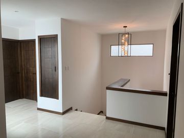 CASA EN VENTA EN FRACCIONAMIENTO PRIVADO EN VIÑEDOS