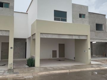 CASA EN VENTA EN FRACCIONAMIENTO PRIVADO EN VIÑEDOS