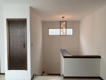 CASA EN VENTA EN FRACCIONAMIENTO PRIVADO EN VIÑEDOS