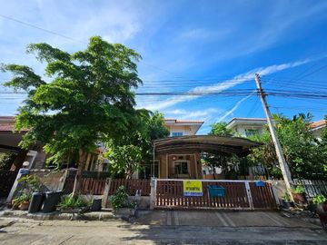 Very cheap sale, single house, m. Thaweelada 2, area 58.8 square metres, suitable for living and renovating, making a profit, convenient to travel, ne
