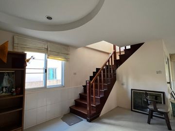 Very cheap sale, single house, m. Thaweelada 2, area 58.8 square metres, suitable for living and renovating, making a profit, convenient to travel, ne