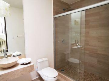 ¡Casas de 3 niveles con precio especial al Sur de Aguascalientes!