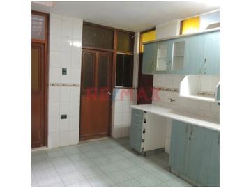 Casa En Venta En Urb. La Primavera - Chiclayo.C.Melendres