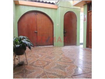 Casa En Venta En Urb. La Primavera - Chiclayo.C.Melendres