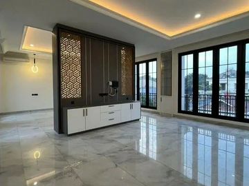 Rumah Classic Baru Kencana Pondok Indah