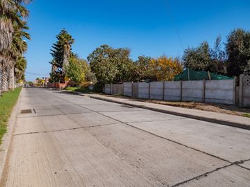 Venta de sitio urbano de 540 m2 en Avenida principal de Caleta San Pedro, La Serena. $150 millones