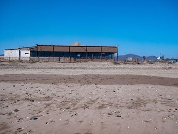 Venta de sitio urbano de 540 m2 en Avenida principal de Caleta San Pedro, La Serena. $150 millones