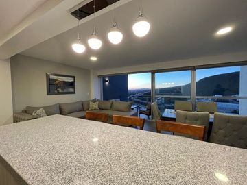 Estrena Elegante Depto. De Lujo Con Extraordinarias Amenidades, Vista Panoramica y Superubicado en El Nuevo Queretaro