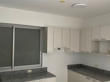 VENDO DEPARTAMENTO NEW CONCEPT EN  LA ENTRADA DE LA URB. MIRAFLORES COUNTRY CLUB