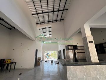 VENDEMOS FINCA GANADERA CON NACEDEROS DE AGUA Y CLIMA AGRADABLE.