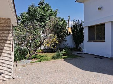 VENDO CASA GRANDES ESPACIOS