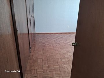 VENDO CASA GRANDES ESPACIOS