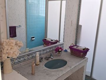 VENDO CASA GRANDES ESPACIOS