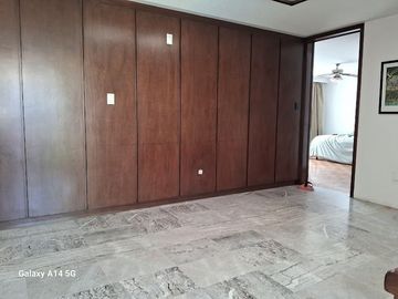 VENDO CASA GRANDES ESPACIOS