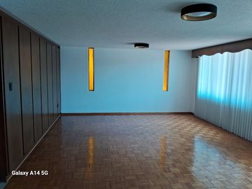 VENDO CASA GRANDES ESPACIOS