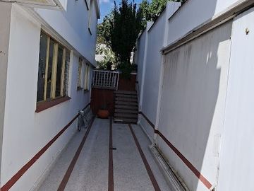 VENDO CASA GRANDES ESPACIOS