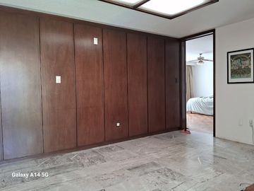 VENDO CASA GRANDES ESPACIOS