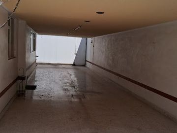 VENDO CASA GRANDES ESPACIOS