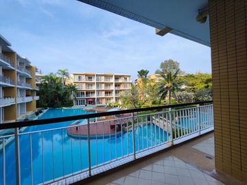 Condo for sale at Baan Plearn Talay. Cha-am, Phetchaburi Province condo resort style next to private beach very large facilities, big gardens , 2 swim