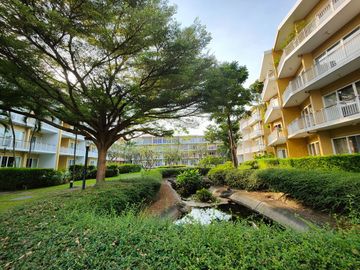Condo for sale at Baan Plearn Talay. Cha-am, Phetchaburi Province condo resort style next to private beach very large facilities, big gardens , 2 swim