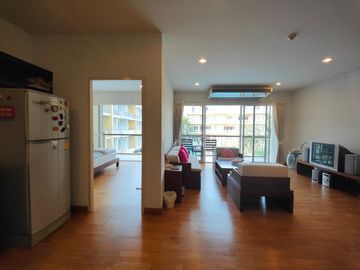 Condo for sale at Baan Plearn Talay. Cha-am, Phetchaburi Province condo resort style next to private beach very large facilities, big gardens , 2 swim