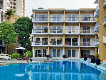 Condo for sale at Baan Plearn Talay. Cha-am, Phetchaburi Province condo resort style next to private beach very large facilities, big gardens , 2 swim