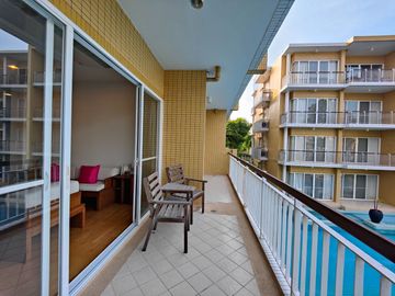 Condo for sale at Baan Plearn Talay. Cha-am, Phetchaburi Province condo resort style next to private beach very large facilities, big gardens , 2 swim