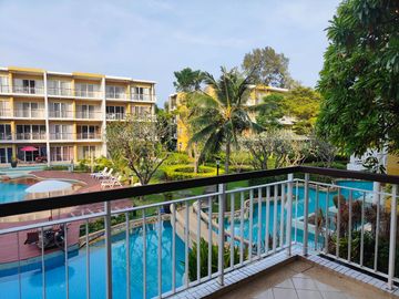 Condo for sale at Baan Plearn Talay. Cha-am, Phetchaburi Province condo resort style next to private beach very large facilities, big gardens , 2 swim