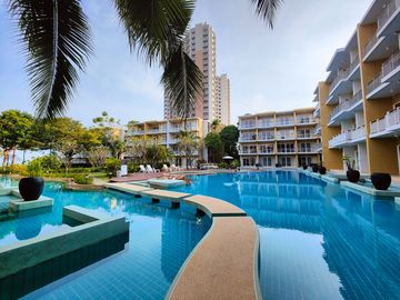 Condo for sale at Baan Plearn Talay. Cha-am, Phetchaburi Province condo resort style next to private beach very large facilities, big gardens , 2 swim