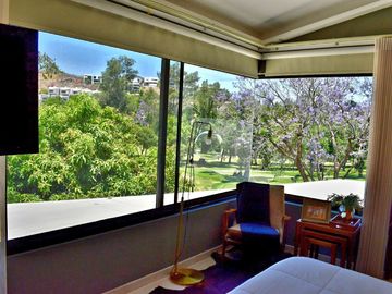 LAS CAÑADAS CASA EN VENTA A CAMPO DE GOLF CON ALBERCA Y VISTA A LOS LAGOS