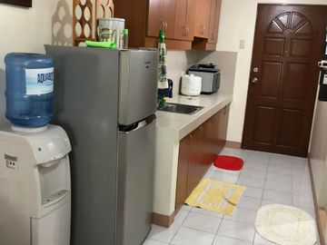 Makati Executive Tower III 1 Bedroom w/ Balcony and Parking Slot For Sale by Cityland