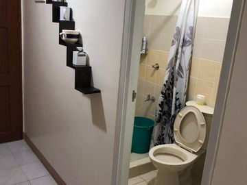 Makati Executive Tower III 1 Bedroom w/ Balcony and Parking Slot For Sale by Cityland